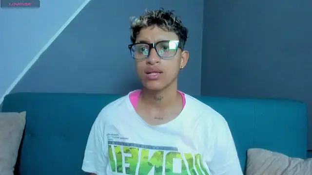 Snapshot of Dominick_jones chatting on March 14, 2025, 6:39 pm Dominick jones online show from March 14, 2025, 6:39 pm