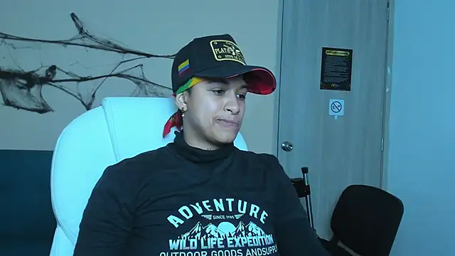 Snapshot of Dominick_jones chatting on October 18, 2025, 5:32 am Dominick jones online show from October 18, 2025, 5:32 am