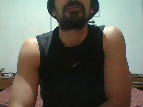 Snapshot of italianbighorse22 chatting on November 23, 2025, 6:24 am italianbighorse22 online show from November 23, 2025, 6:24 am