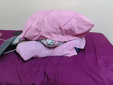 beverlyxxxx online show from December 19, 2024, 5:50 pm