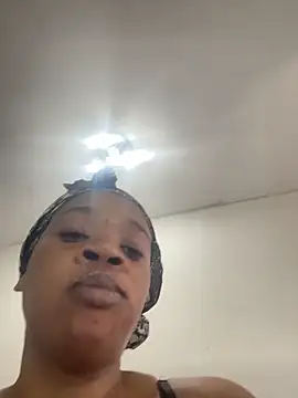 beverlyxxxx online show from January 12, 2026, 11:04 am