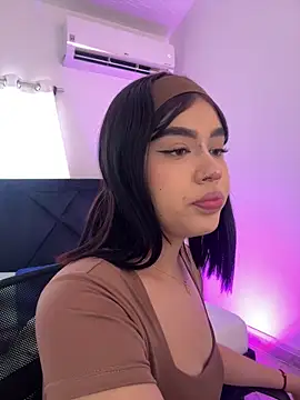 Lily Woodz online show from April 9, 2026, 7:08 pm