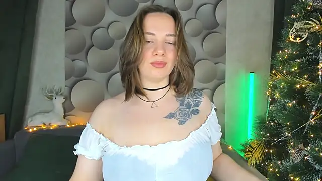 Snapshot of Cute_smile_sharon chatting on December 28, 2024, 2:01 am Cute smile sharon online show from December 28, 2024, 2:01 am
