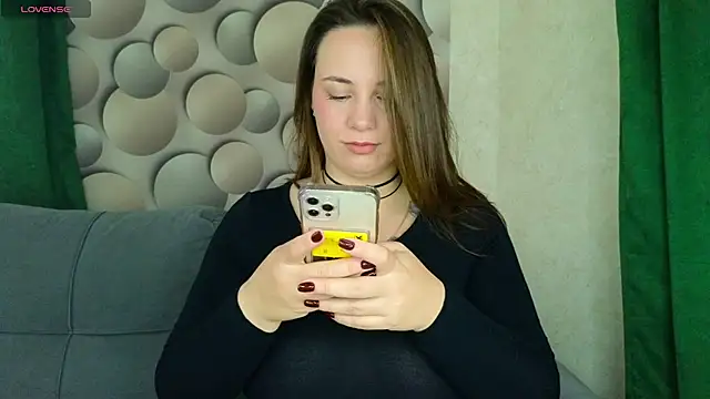 Snapshot of Cute_smile_sharon chatting on October 20, 2025, 4:35 am Cute smile sharon online show from October 20, 2025, 4:35 am