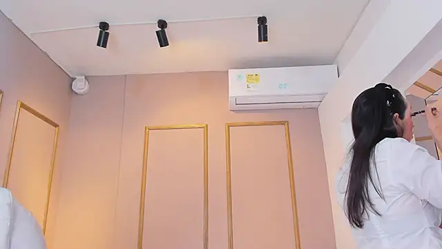 PerlaPreciosa online show from February 7, 2026, 4:05 am