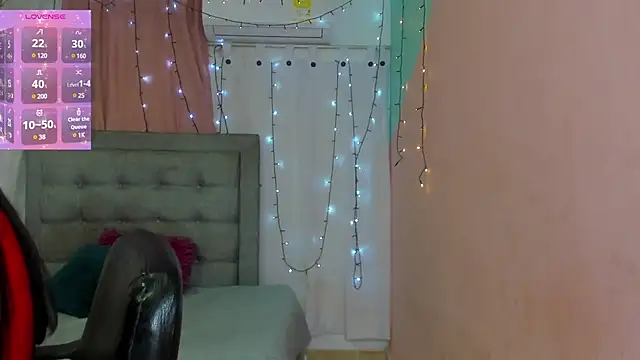 dani-lue online show from December 22, 2024, 11:44 am