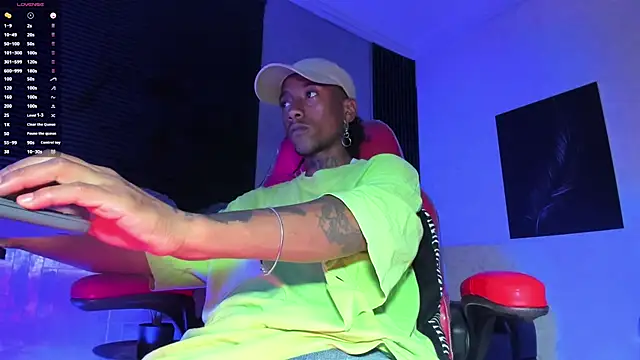 JhonyMiller  online show from October 29, 2025, 7:48 pm