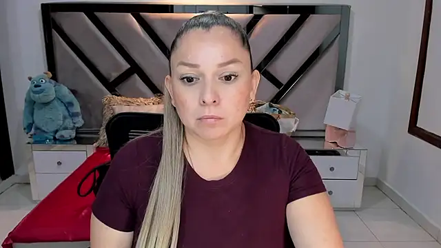 natalia5560 online show from September 16, 2025, 12:39 pm