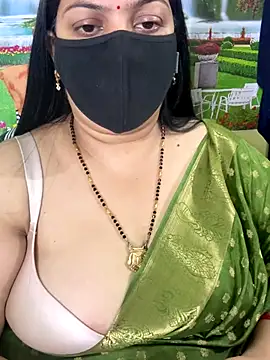 FlatVincy4 online show from November 5, 2025, 3:23 pm