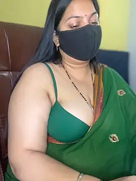 FlatVincy4 online show from December 14, 2025, 5:07 pm