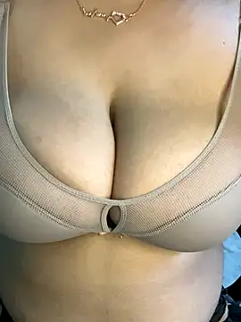 Snapshot of hot_menka chatting on September 14, 2025, 3:44 pm hot menka online show from September 14, 2025, 3:44 pm