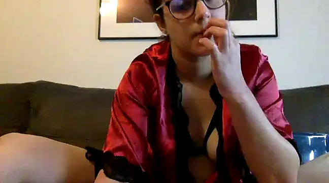 LolaGuess online show from February 4, 2025, 2:10 pm