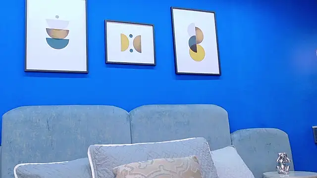 martina roldam online show from February 9, 2026, 9:19 pm