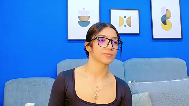 martina roldam online show from February 10, 2026, 9:30 pm