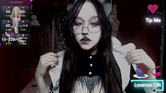 chloe crystall killer online show from October 31, 2025, 7:15 pm