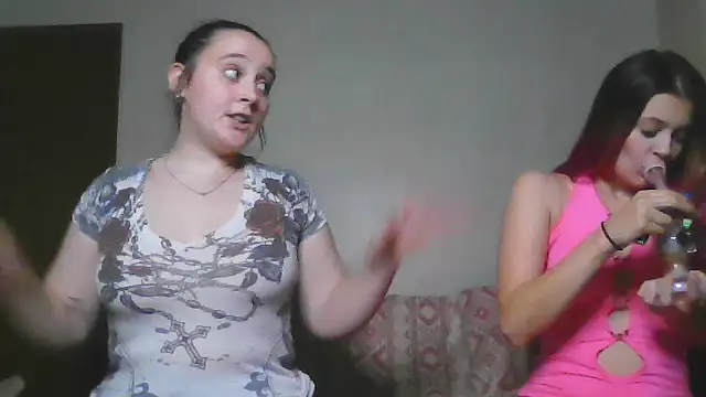 Snapshot of BedroomBarbie chatting on September 20, 2025, 3:29 am BedroomBarbie online show from September 20, 2025, 3:29 am