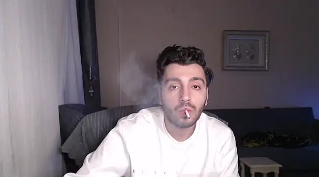 handsomeee04 online show from March 18, 2025, 2:25 am