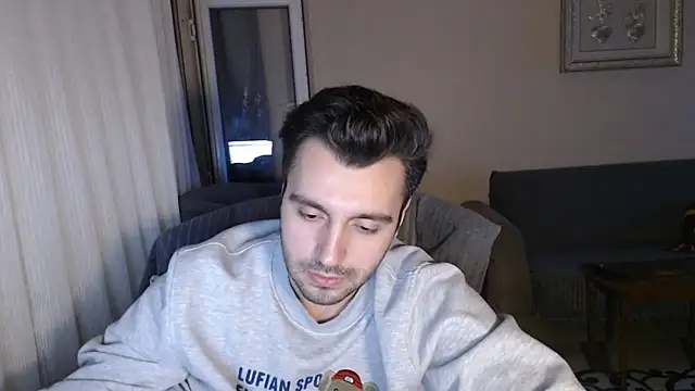 handsomeee04 online show from October 13, 2025, 9:04 pm