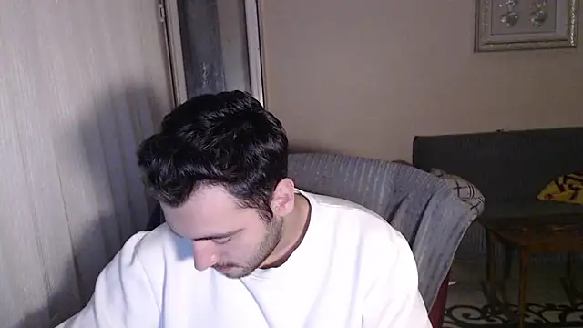 handsomeee04 online show from October 18, 2025, 1:52 am