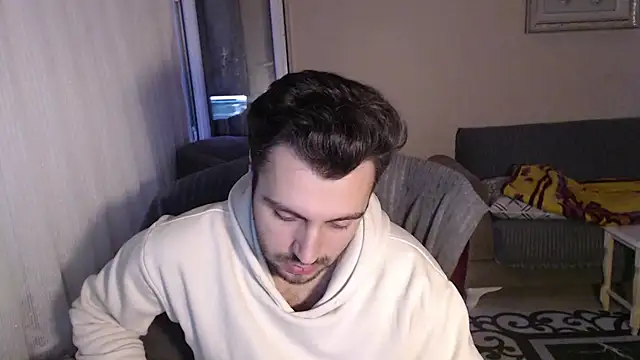 handsomeee04 online show from October 19, 2025, 3:34 pm