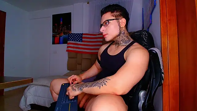 DennisWalkerr online show from October 25, 2025, 11:10 pm