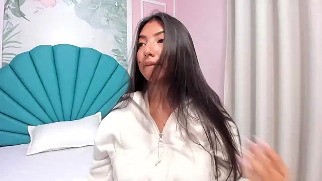 Daphne Fox  online show from March 1, 2025, 2:15 am