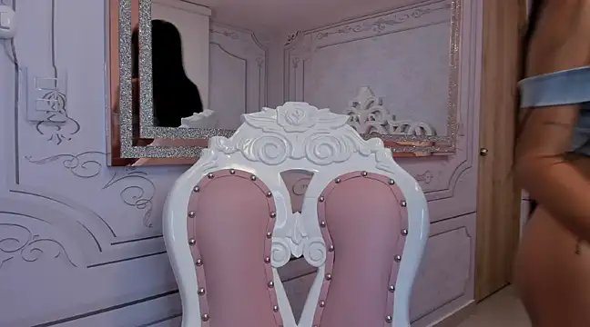 Daphne Fox  online show from March 8, 2025, 3:06 am