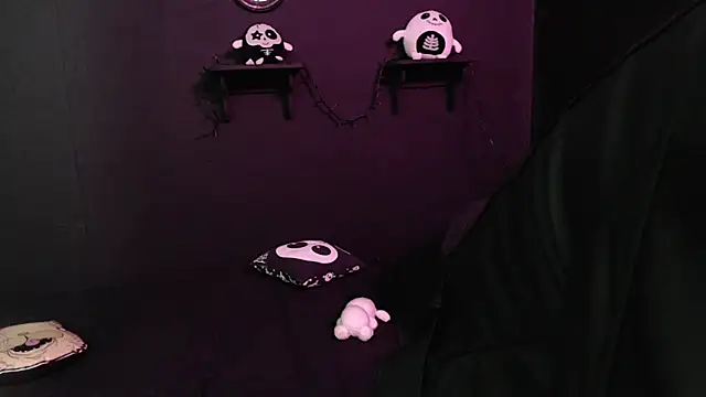 Snapshot of rousstattoo chatting on October 3, 2025, 11:35 pm rousstattoo online show from October 3, 2025, 11:35 pm