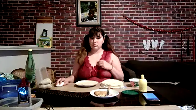 Heleneecesmecs2 online show from April 5, 2026, 7:55 pm