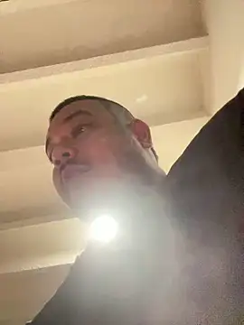 Snapshot of El_Titan1998 chatting on December 21, 2024, 3:58 am El Titan1998 online show from December 21, 2024, 3:58 am