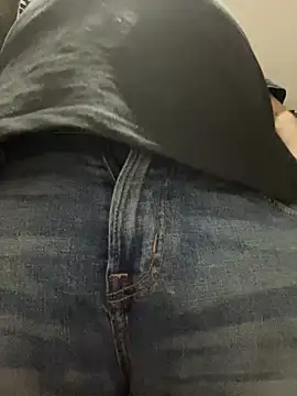 Snapshot of El_Titan1998 chatting on December 27, 2024, 1:22 am El Titan1998 online show from December 27, 2024, 1:22 am