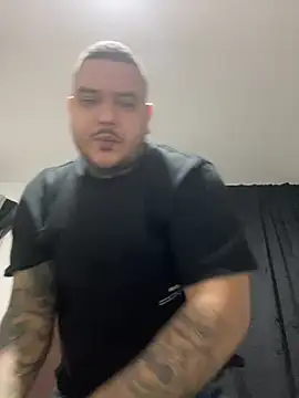 Snapshot of El_Titan1998 chatting on December 27, 2024, 4:47 am El Titan1998 online show from December 27, 2024, 4:47 am