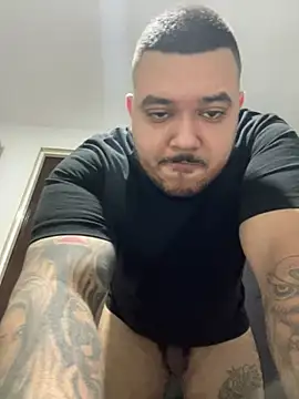 Snapshot of El_Titan1998 chatting on January 5, 2025, 10:08 pm El Titan1998 online show from January 5, 2025, 10:08 pm