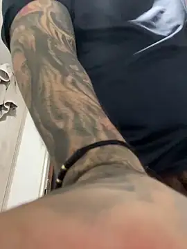 Snapshot of El_Titan1998 chatting on January 24, 2025, 10:00 am El Titan1998 online show from January 24, 2025, 10:00 am