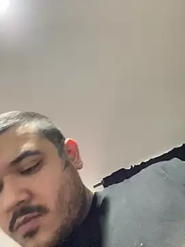 Snapshot of El_Titan1998 chatting on February 24, 2025, 8:58 pm El Titan1998 online show from February 24, 2025, 8:58 pm