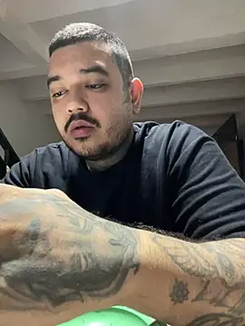 Snapshot of El_Titan1998 chatting on March 5, 2025, 12:44 pm El Titan1998 online show from March 5, 2025, 12:44 pm