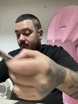 Snapshot of El_Titan1998 chatting on March 10, 2025, 1:21 pm El Titan1998 online show from March 10, 2025, 1:21 pm