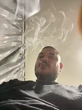 Snapshot of El_Titan1998 chatting on March 13, 2025, 11:27 pm El Titan1998 online show from March 13, 2025, 11:27 pm