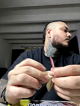 Snapshot of El_Titan1998 chatting on September 10, 2025, 9:48 pm El Titan1998 online show from September 10, 2025, 9:48 pm