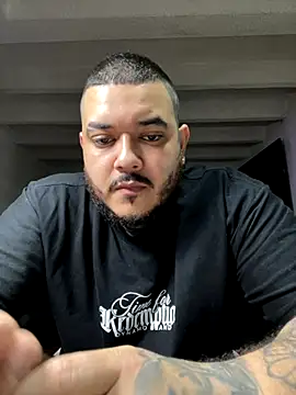 Snapshot of El_Titan1998 chatting on September 12, 2025, 10:10 pm El Titan1998 online show from September 12, 2025, 10:10 pm