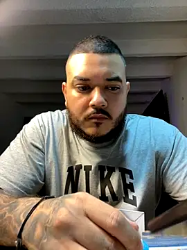 Snapshot of El_Titan1998 chatting on September 24, 2025, 9:18 pm El Titan1998 online show from September 24, 2025, 9:18 pm