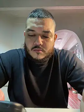 Snapshot of El_Titan1998 chatting on September 25, 2025, 8:12 pm El Titan1998 online show from September 25, 2025, 8:12 pm