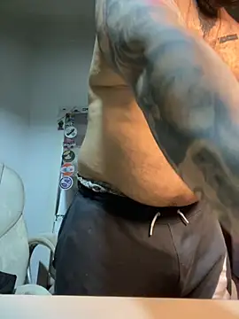 Snapshot of El_Titan1998 chatting on September 29, 2025, 11:59 am El Titan1998 online show from September 29, 2025, 11:59 am