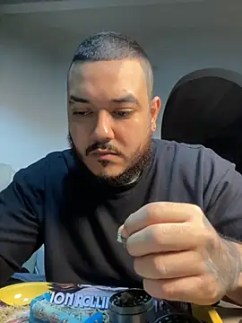 Snapshot of El_Titan1998 chatting on October 2, 2025, 11:34 pm El Titan1998 online show from October 2, 2025, 11:34 pm