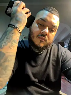 Snapshot of El_Titan1998 chatting on October 4, 2025, 12:47 pm El Titan1998 online show from October 4, 2025, 12:47 pm