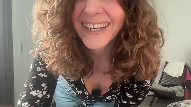 Snapshot of leahsparkles chatting on March 17, 2026, 3:15 pm leahsparkles online show from March 17, 2026, 3:15 pm