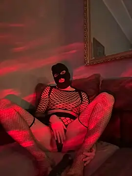 Snapshot of DiamondZar77038 chatting on January 19, 2025, 7:15 pm DiamondZar77038 online show from January 19, 2025, 7:15 pm