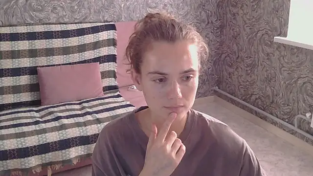 Snapshot of CurlyNed chatting on December 24, 2024, 7:17 am CurlyNed online show from December 24, 2024, 7:17 am