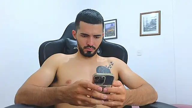 Massimoo 07 online show from March 8, 2025, 1:28 am