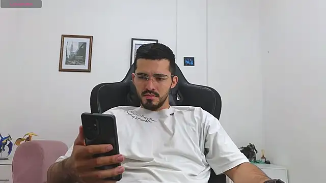 Massimoo 07 online show from October 8, 2025, 3:31 pm